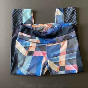 Athleta Cropped Geo-Prints Legging Size S